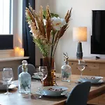Citychalet- 73M2-Boxspringbett-Neu Renoviert-Kueche-Sehr Ruhig